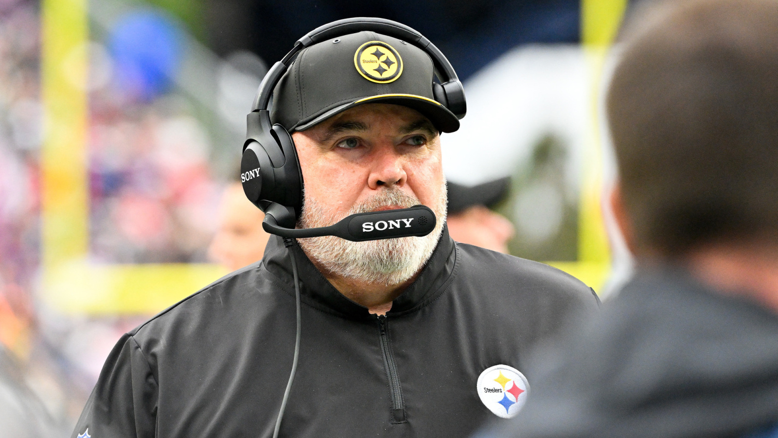 https://www.yardbarker.com/media/8/e/8eb11140698af43672dbee4388a851bbc196388d/thumb_16x9/steelers-significant-offensive-changes-rough-start.jpg?v=1