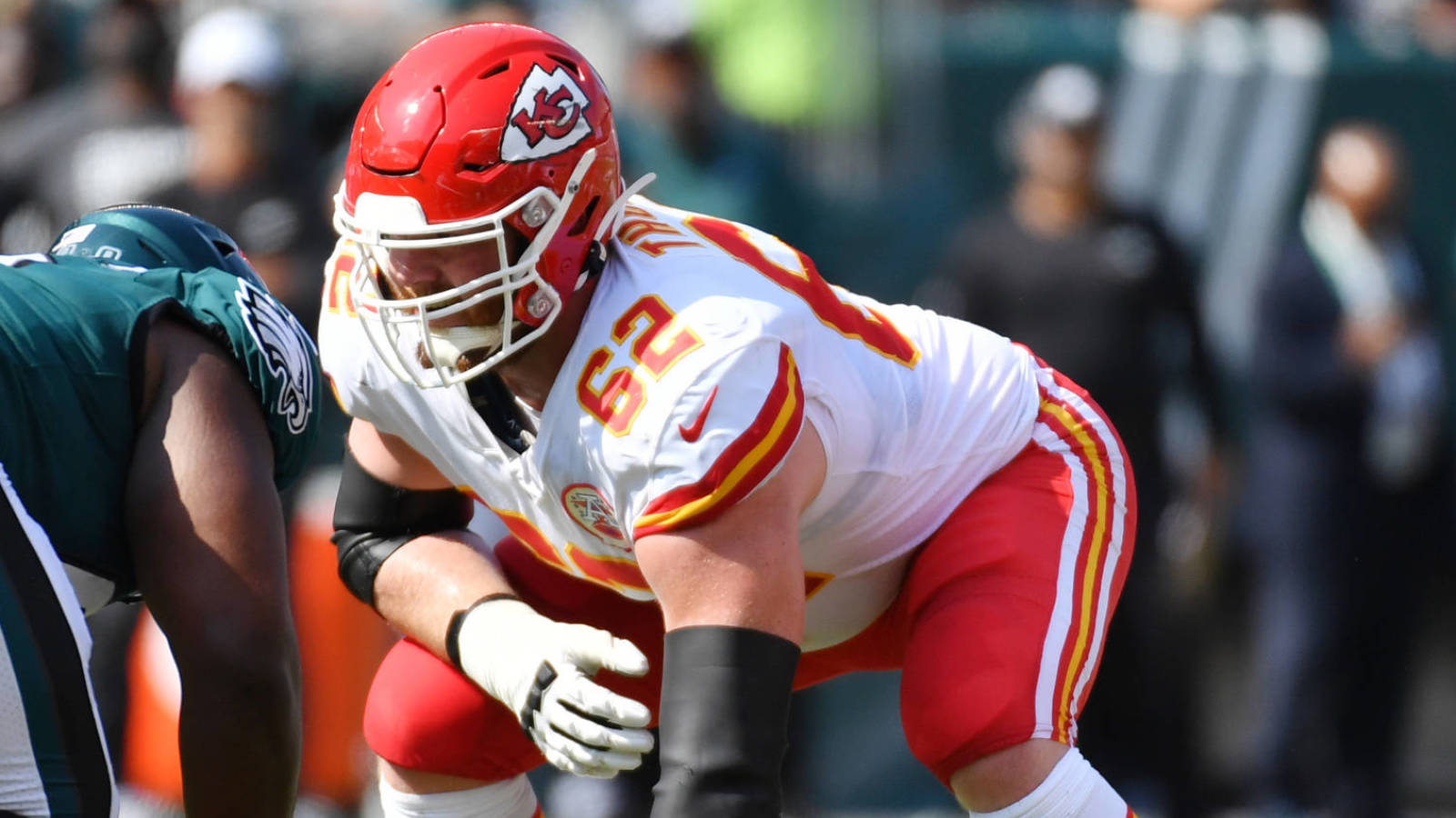 Chiefs OL Joe Thuney enjoying with damaged hand