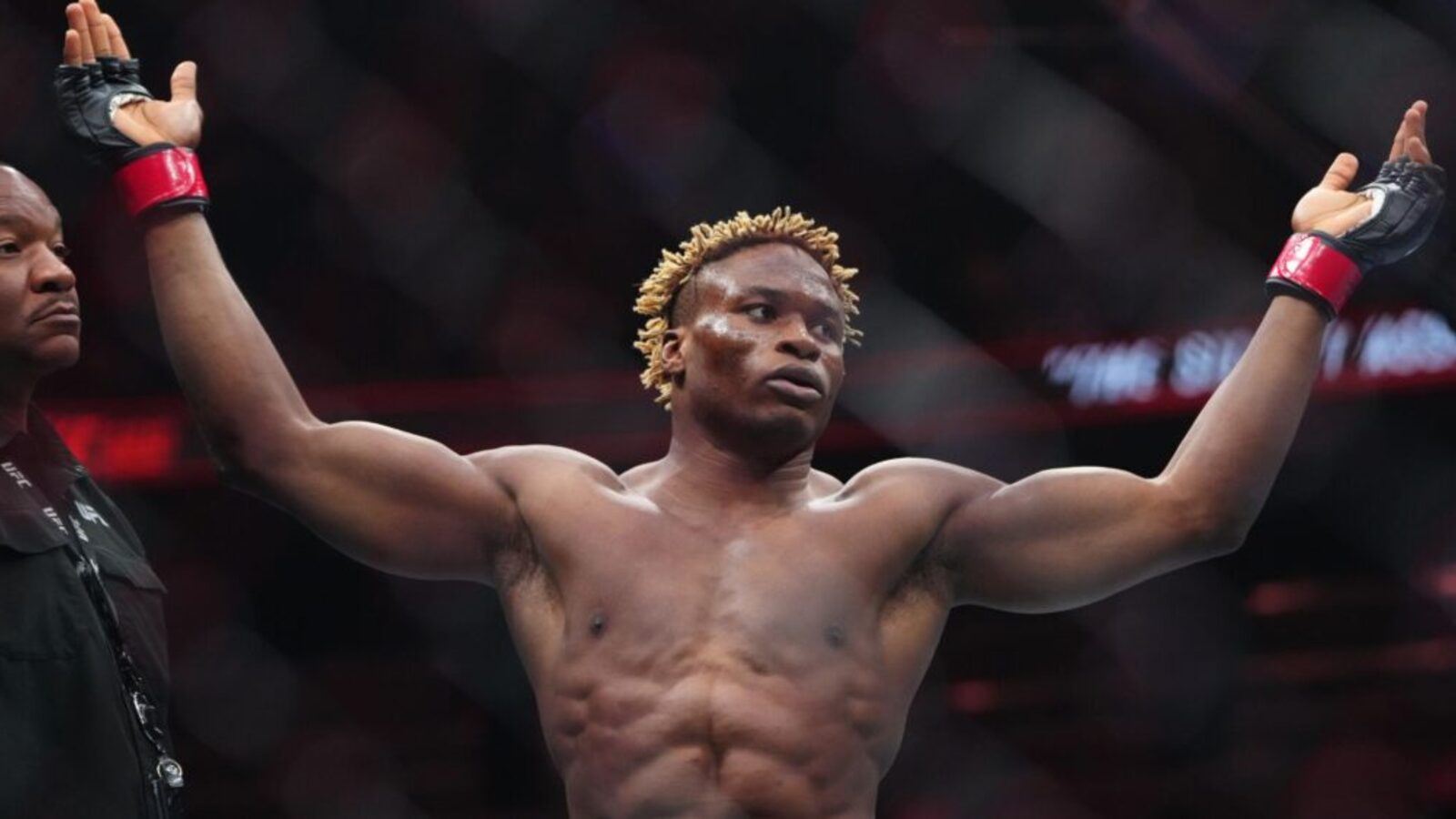 Who Is Ateba Gautier? Meet the Science Teacher Schooling Middleweights ...