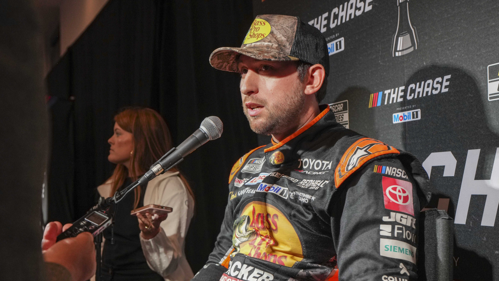 https://www.yardbarker.com/media/8/e/8ecebdc634743a6c8b66c76ee511474c72fa7eb1/thumb_16x9/crew-chief-jokes-wouldve-happened-chase-briscoe.jpg?v=1