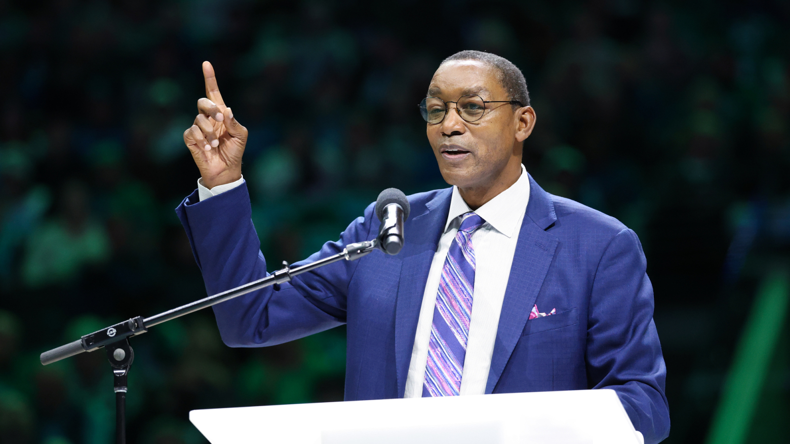 Pistons great Isiah Thomas ‘teams' with Michael Jordan
