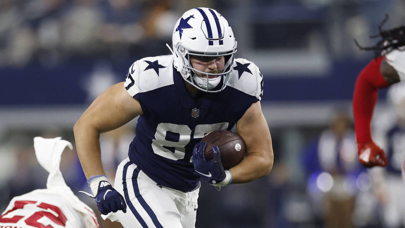 watch cowboys rookie te jake ferguson hurdles
