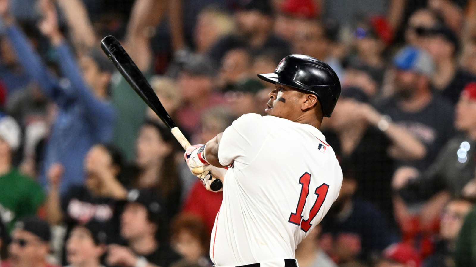 https://www.yardbarker.com/media/8/f/8f4afe6df53499d295582bad1d7a7da1c3436ef5/thumb_16x9/rafael-devers-first-career-walk-off-home-run.jpg?v=1