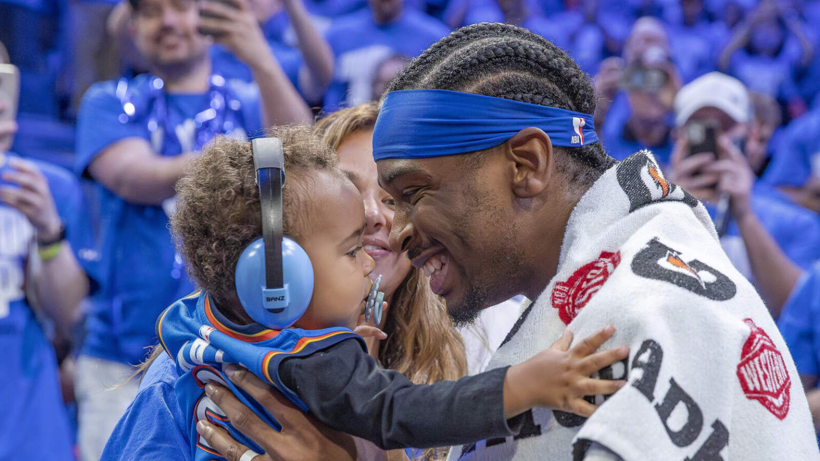 https://www.yardbarker.com/media/8/f/8f6aad4572ebf57b6e9e4687f137b5d157df3ef4/thumb_16x9/three-stars-sundays-thunder-nuggets-game-7.jpg?v=1
