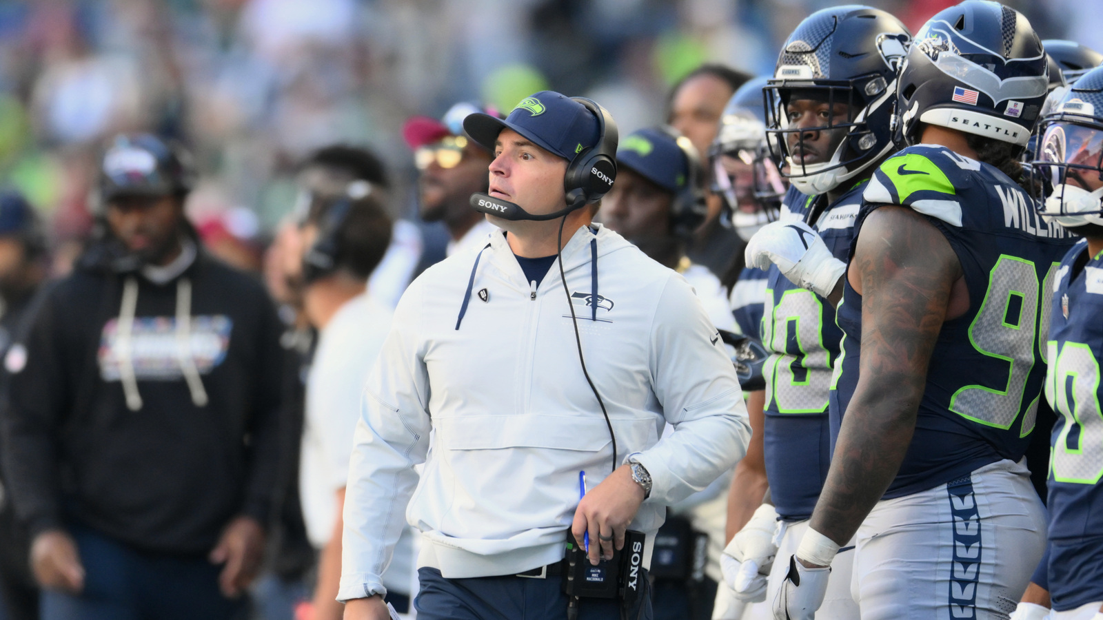 Mike Macdonald Is Right to Stick With Sam Darnold Over Drew Lock, Even ...