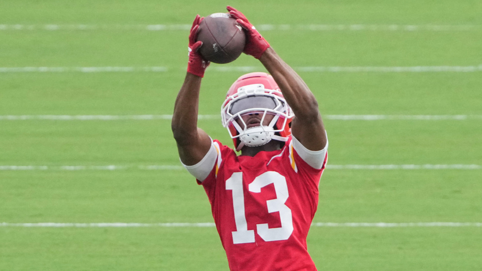 https://www.yardbarker.com/media/8/f/8fa1e130815e238d8f07300d113650559d4dd78c/thumb_16x9/cyrus-allens-injury-threatens-derail-potential.jpg?v=1