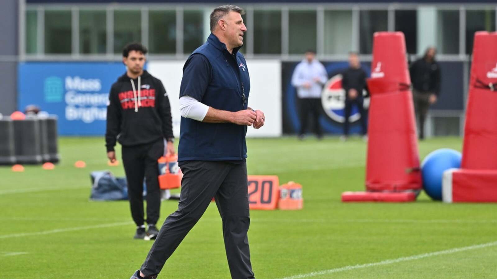 Patriots coach Mike Vrabel addresses media after missing final NFL draft day