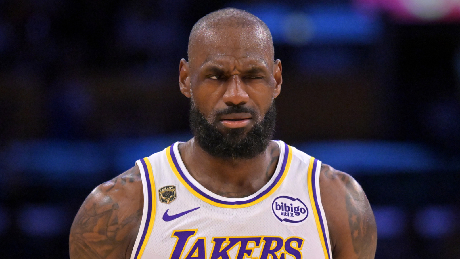 https://www.yardbarker.com/media/9/0/9042b00fe377df1a1d5e68c738a9fad94e7f1f05/thumb_16x9/lebron-james-reported-free-agency-priorities-help.jpg?v=1