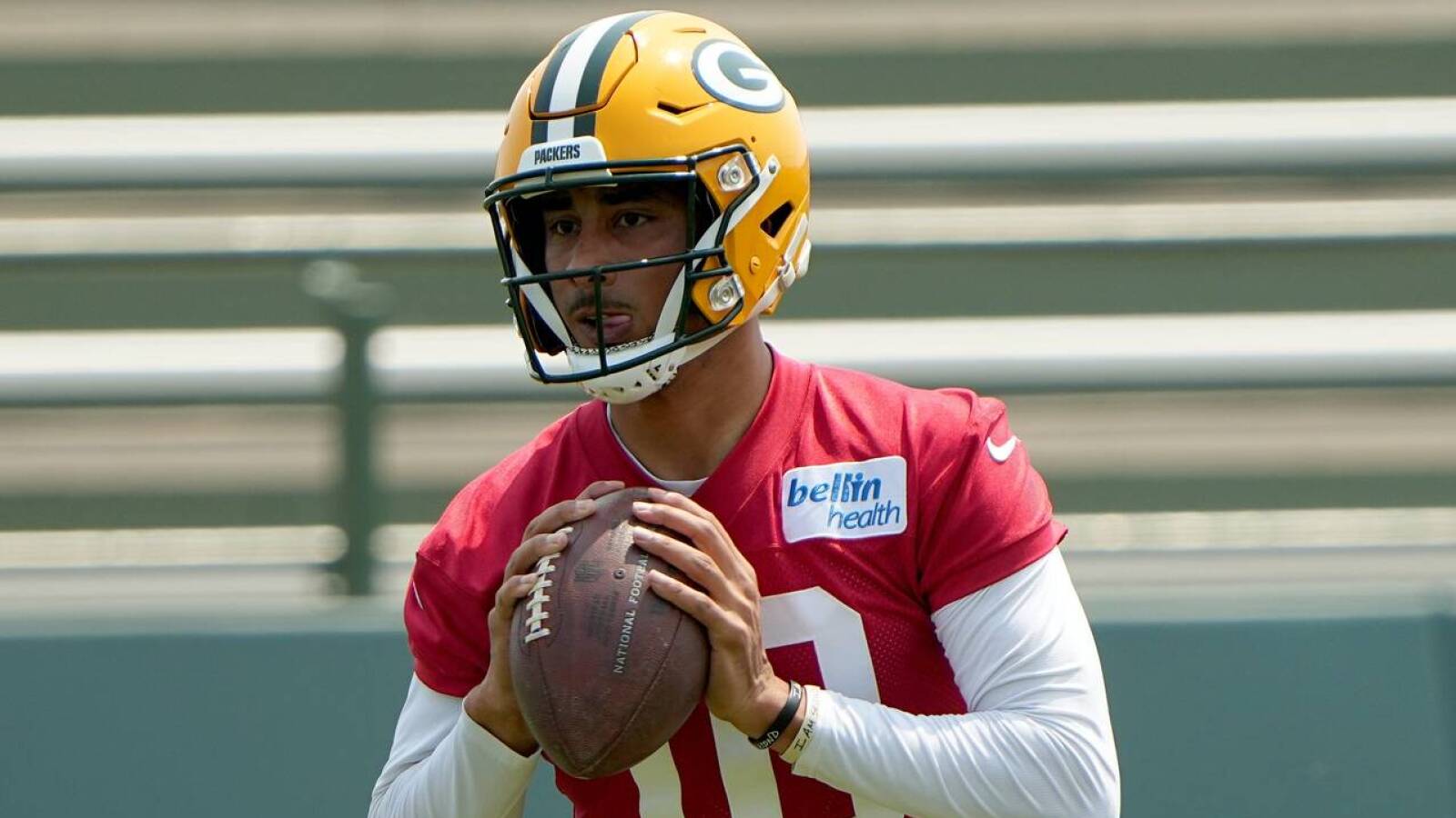 Packers WR makes bold claim about Love vs. Rodgers - Vimarsana News