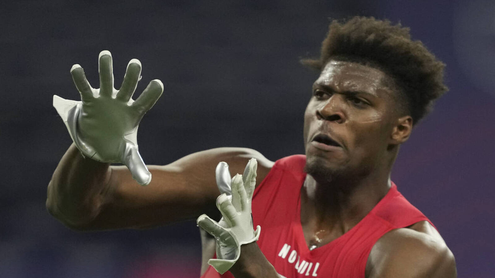 Dolphins intrigued by TE, OL positions in draft - Vimarsana News