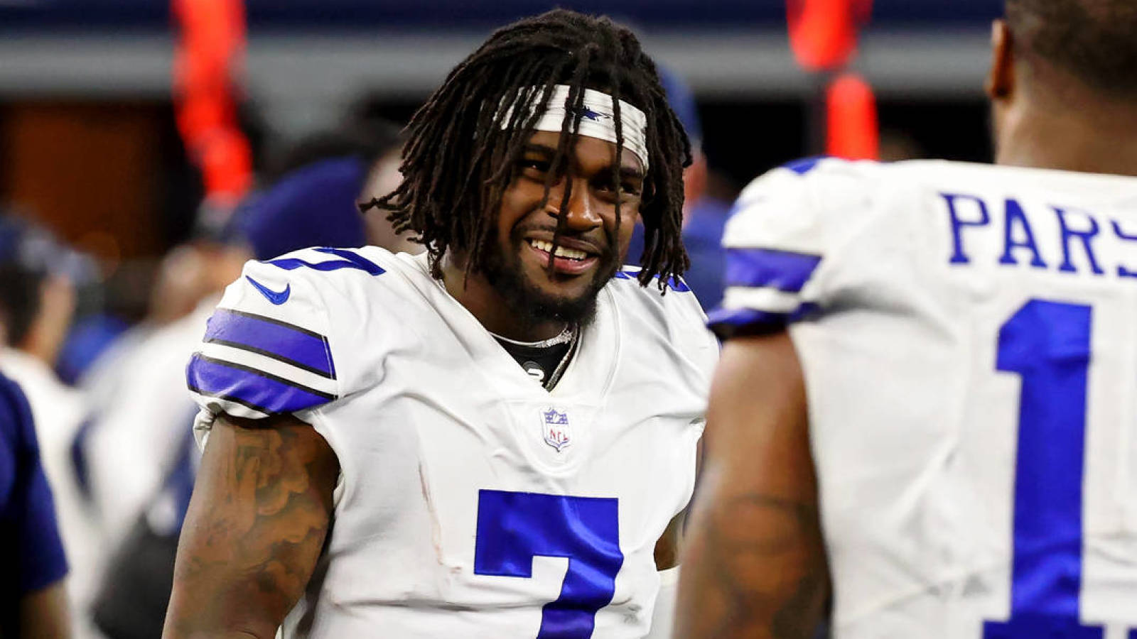 Jalen Hurts menembak Trevon Diggs milik Cowboys sampai kering