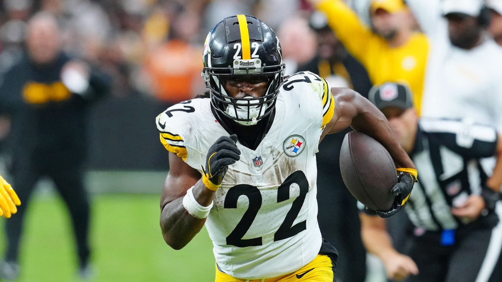 Steelers Offensive Star Unexpectedly Lands on Injury Report Yardbarker