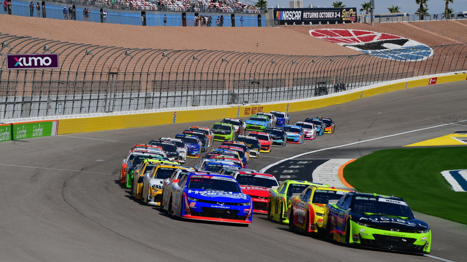 Kyle Larson uses bold restart to win NASCAR O'Reilly Series race at Las Vegas