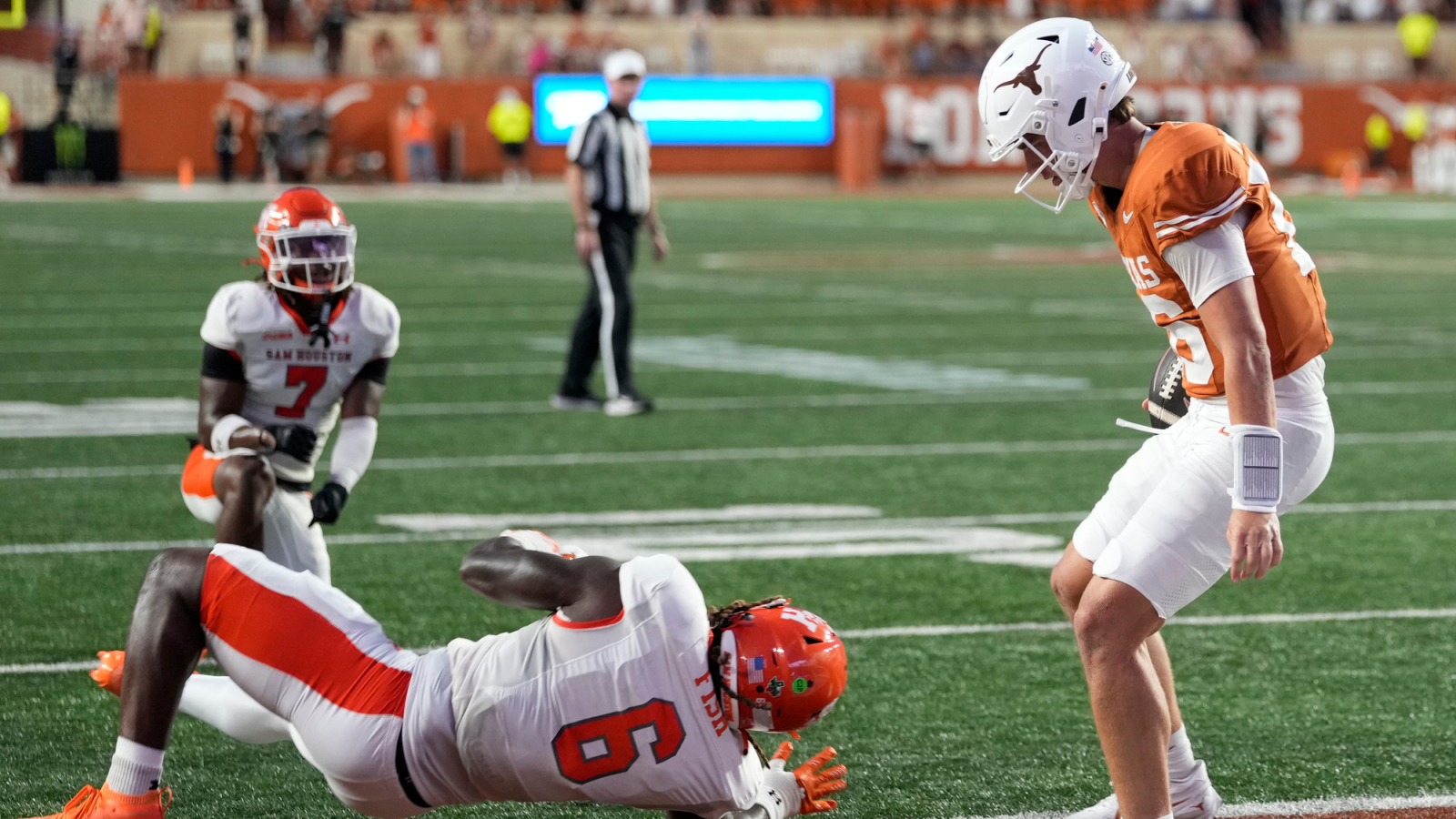 Arch Manning Is Getting Ripped For Behavior On Saturday | Yardbarker