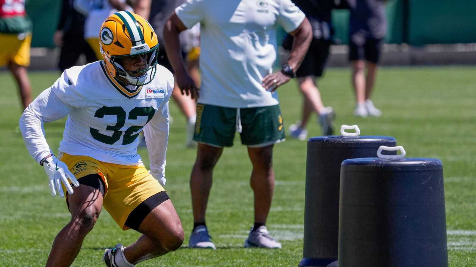 Photo: yardbarker.com Will Sheppard Catches 61-Yard Pass From Tyrod Taylor in Packers Camp