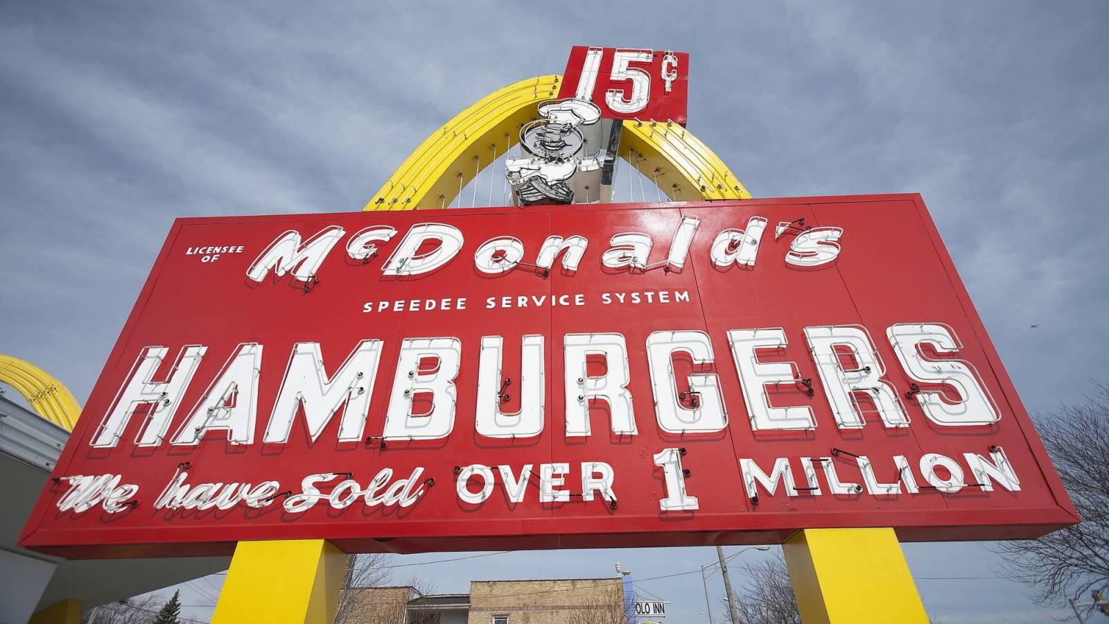 25 fascinating facts about your favorite burger chains - Vimarsana News