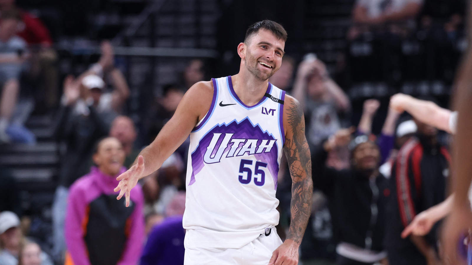New York Knicks sign veteran reserve John Konchar