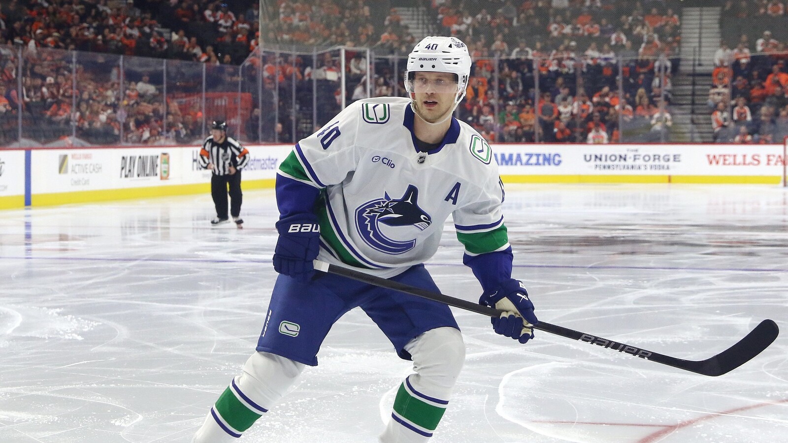https://www.yardbarker.com/media/9/2/9277b709b56166dc43f363e3693db37e34ce5733/thumb_16x9/Elias-Pettersson-Canucks-2.jpg