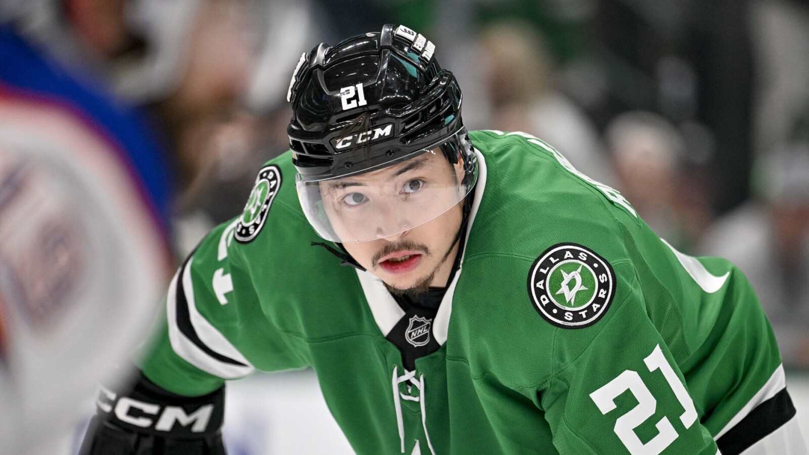 https://www.yardbarker.com/media/9/2/92a7cad538967f5ef7a0fdc75fc51c1f7fd166f8/thumb_16x9/five-nhl-trade-candidates-watch-until-2026.jpg?v=1