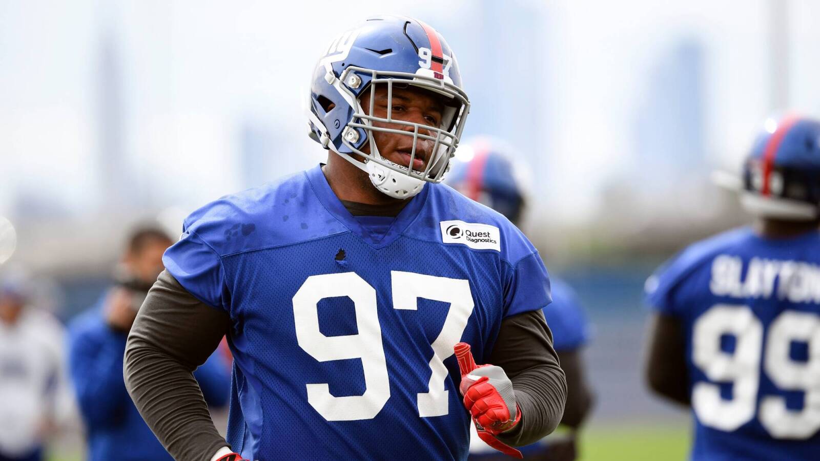 Giants choose up choice on Dexter Lawrence, not Daniel Jones