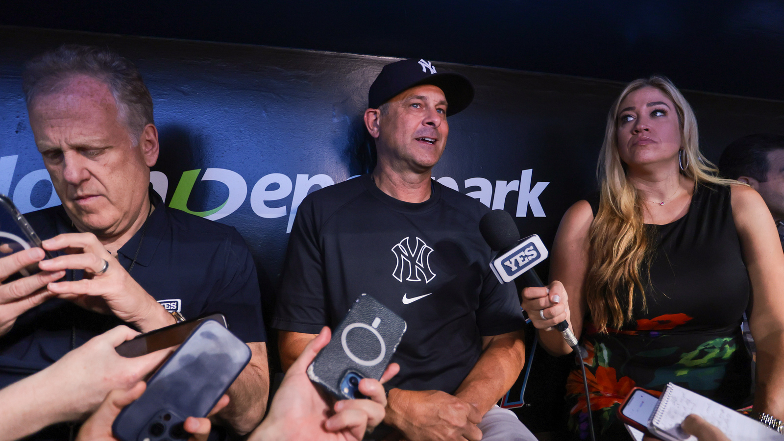 https://www.yardbarker.com/media/9/2/92f002b5b38dc6fba49e5cf9e444519e6dbc17bb/thumb_16x9/aaron-boone-addresses-alex-rodriguezs-criticism.jpg