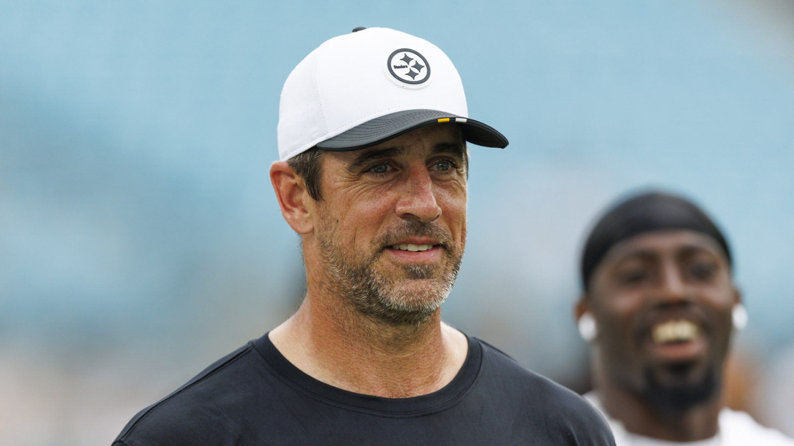 https://www.yardbarker.com/media/9/3/9311847080797a96dcaa4c70734ef16884d20743/thumb_16x9/aaron-rodgers-makes-big-admission-supposed.jpg?v=1