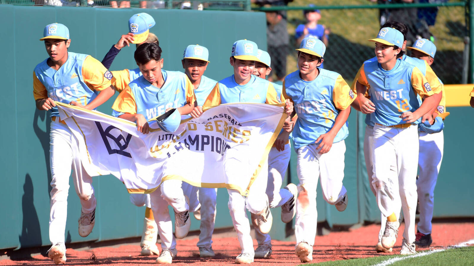 Watch Walkoff single lifts Hawaii to LLWS title over Curacao Yardbarker