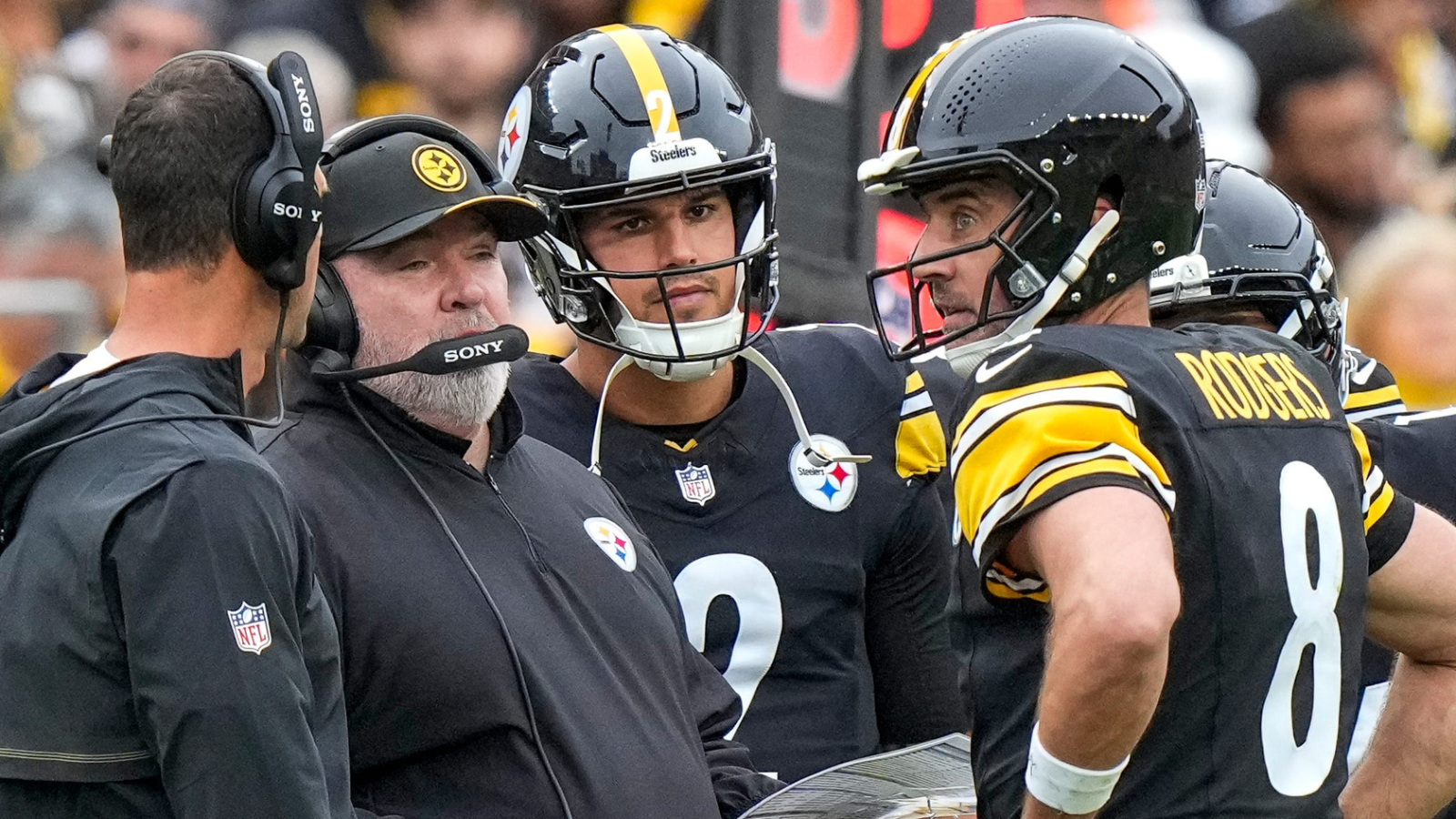https://www.yardbarker.com/media/9/3/93487d8a6ff858db19b9063581e4483cf5ef2f3b/thumb_16x9/mike-mccarthy-sheds-light-on-heated-moment-aaron.jpg?v=1