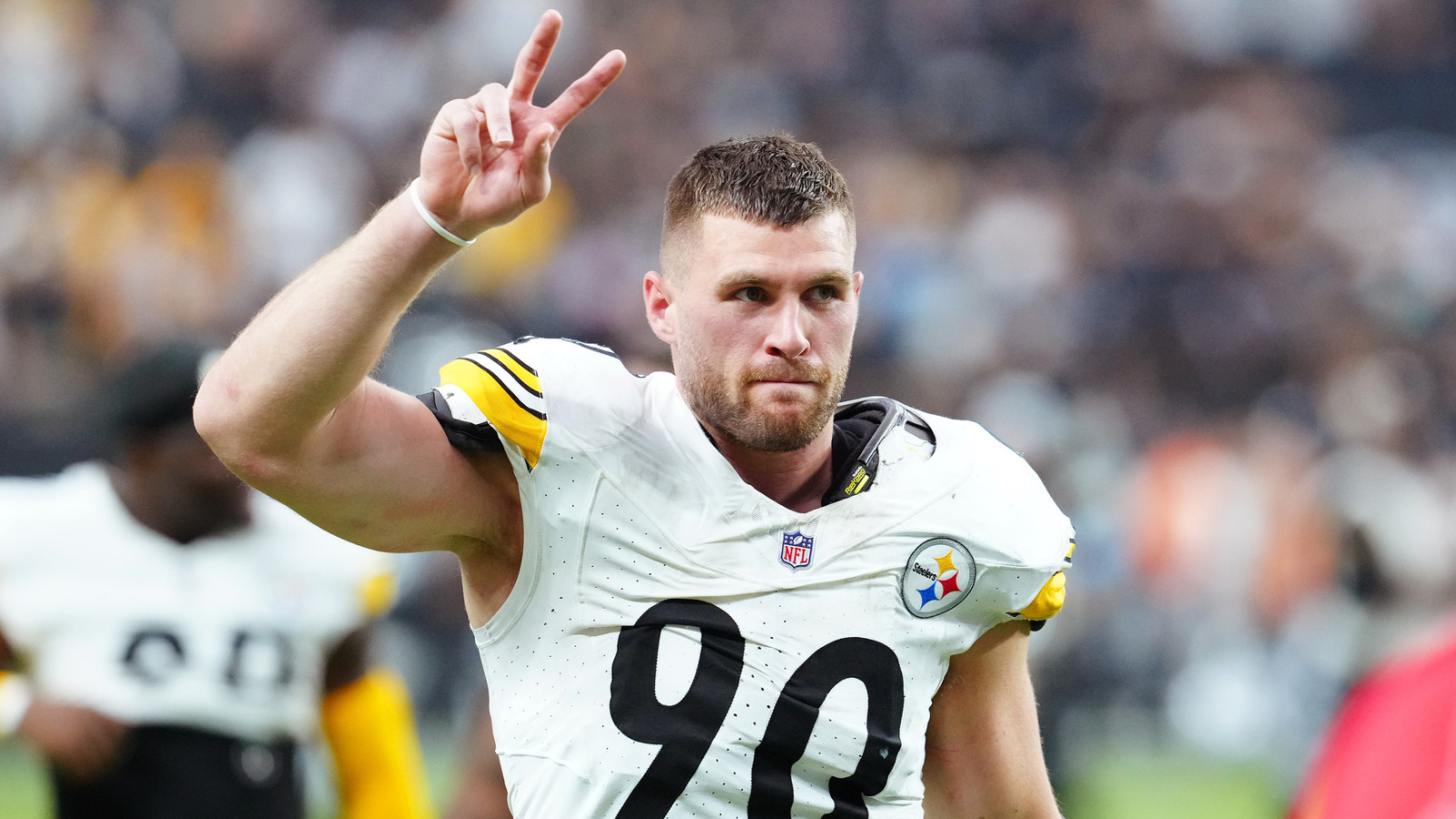 https://www.yardbarker.com/media/9/3/934b160076e3314a61c8e5bcfab09874b5bea402/thumb_16x9/tj-watts-next-contract-historic-expectation.jpg?v=1