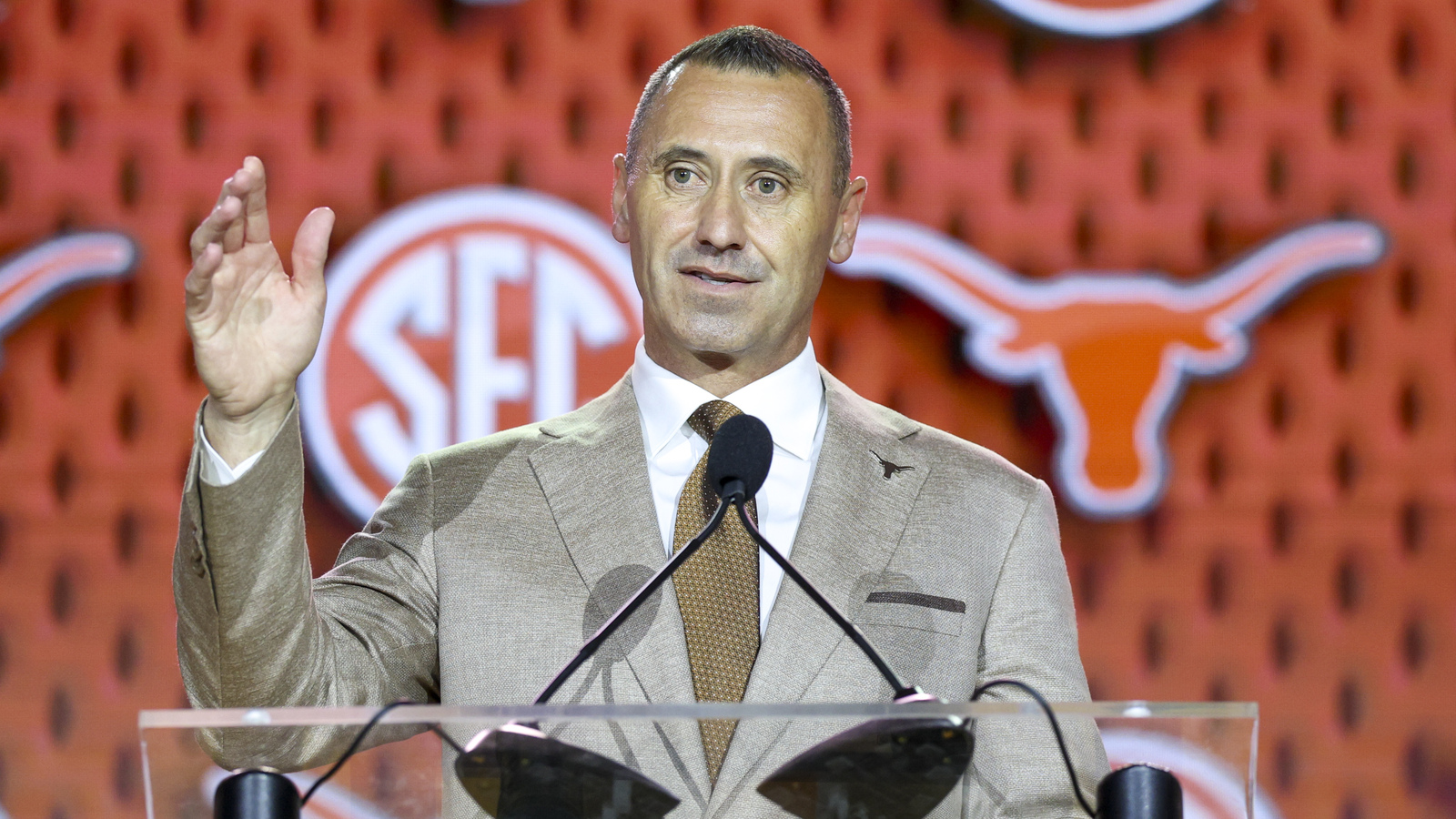 Steve Sarkisian's Halftime Snub of ESPN Reporter Sparks Controversy