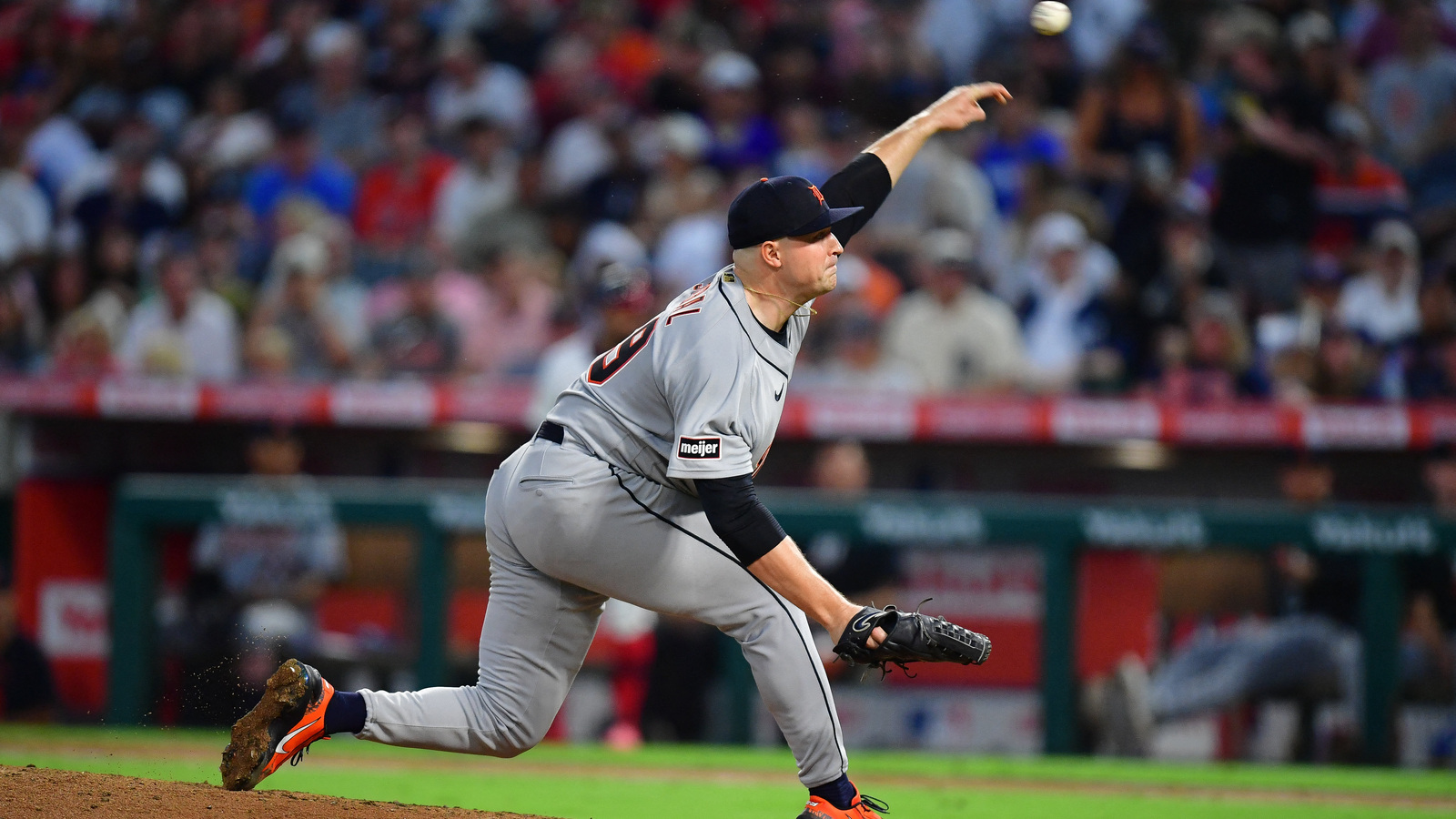 https://www.yardbarker.com/media/9/4/9401ae2f737a20ae9d880824a3dadfda414fccf3/thumb_16x9/jul-18-2026-anaheim-california-usa-detroit-tigers.jpg