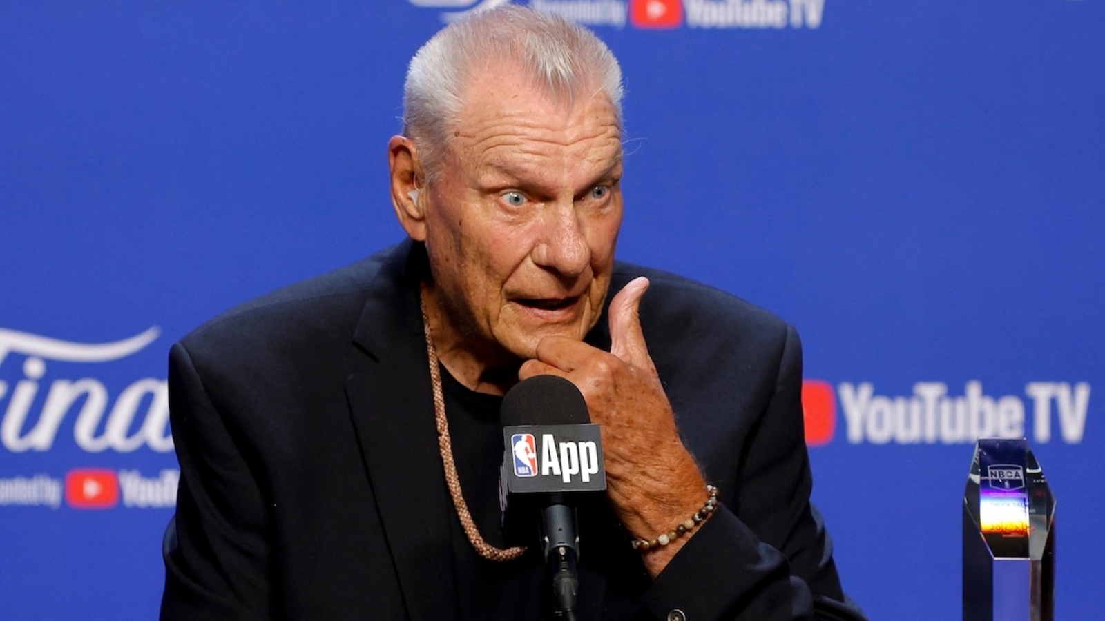 Photo: Yardbarker Don Nelson, légende du basket et entraîneur NBA, meurt à 86 ans