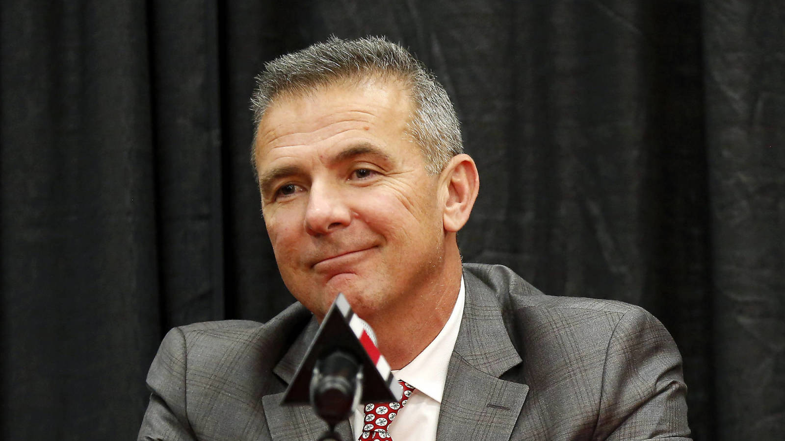 Urban Meyer has funny reaction to question about taking Michigan job