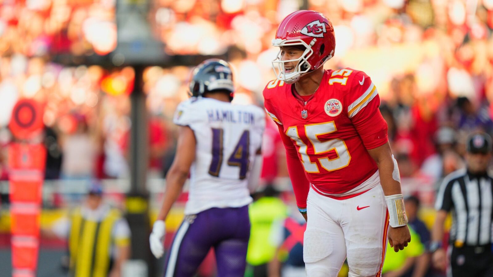 Patrick Mahomes Magic: Chiefs Star Earns 11th AFC Offensive Player of ...