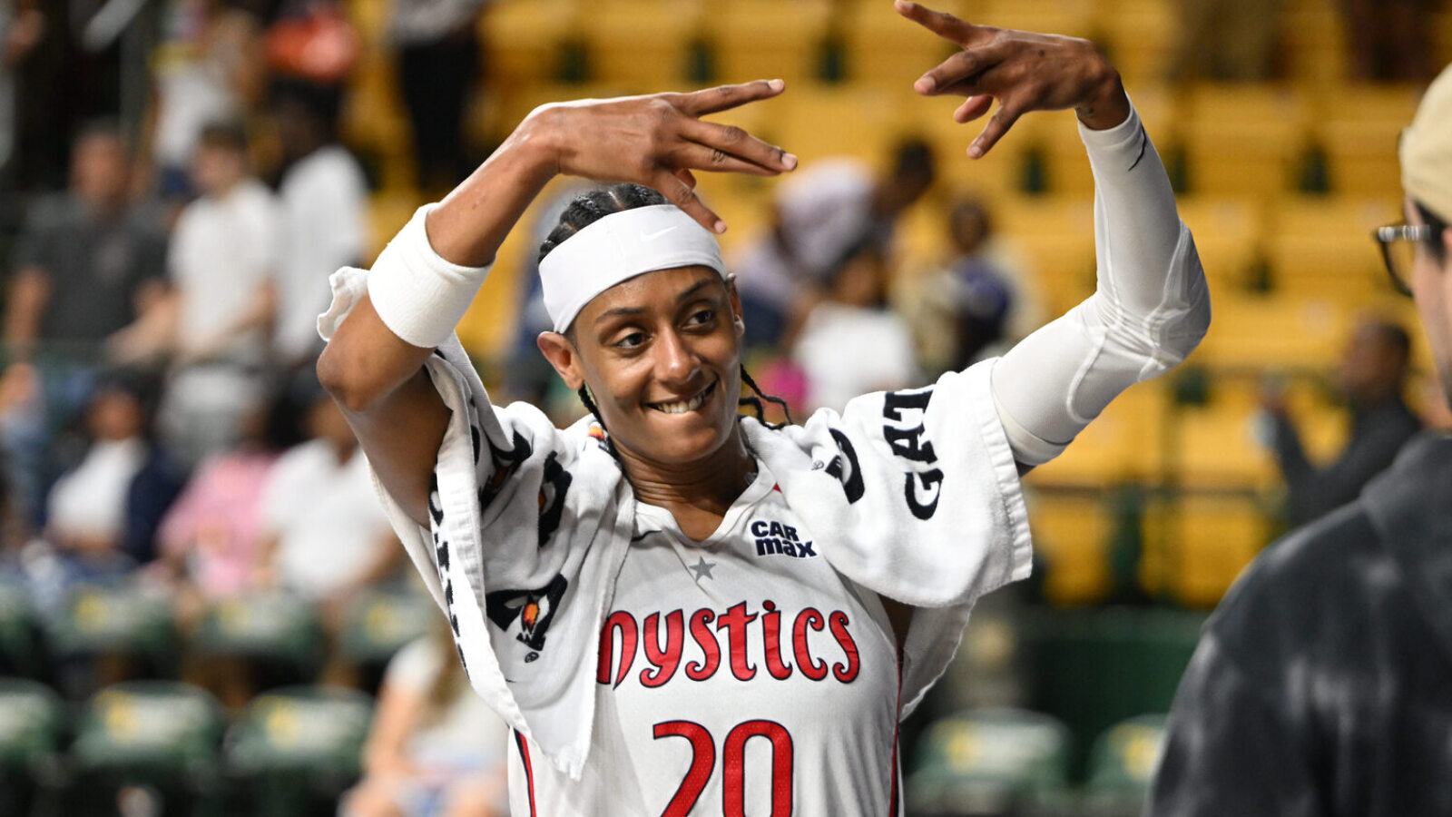 https://www.yardbarker.com/media/9/4/9447df3817087d8f9f10f00157abc634f84721c2/thumb_16x9/mystics-storm-execute-rare-win-win-trade.jpg?v=1