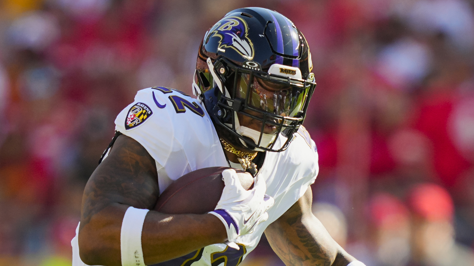 https://www.yardbarker.com/media/9/4/9463cebcf5e8839b4cc4ea8e1bcad829549f57de/thumb_16x9/derrick-henry-sends-message-ravens-teammates-amid.jpg?v=1