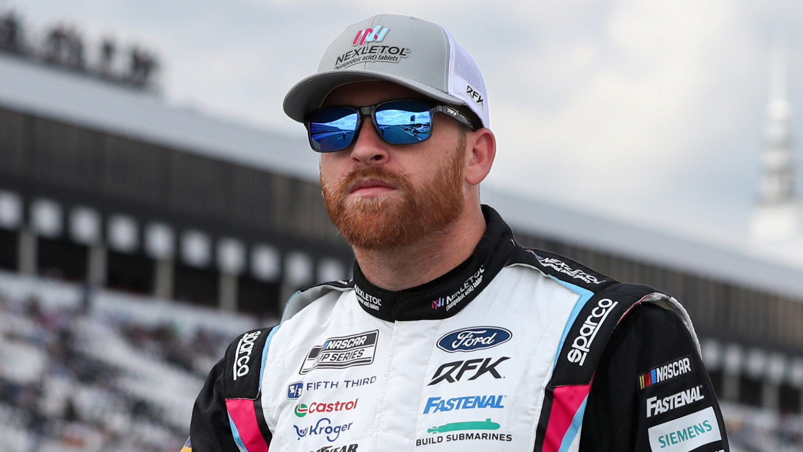 https://www.yardbarker.com/media/9/4/9476015afd452fee742584b60e6044228958f6f4/thumb_16x9/nascar-cup-series-star-truck-series-debut-watkins.jpg?v=1