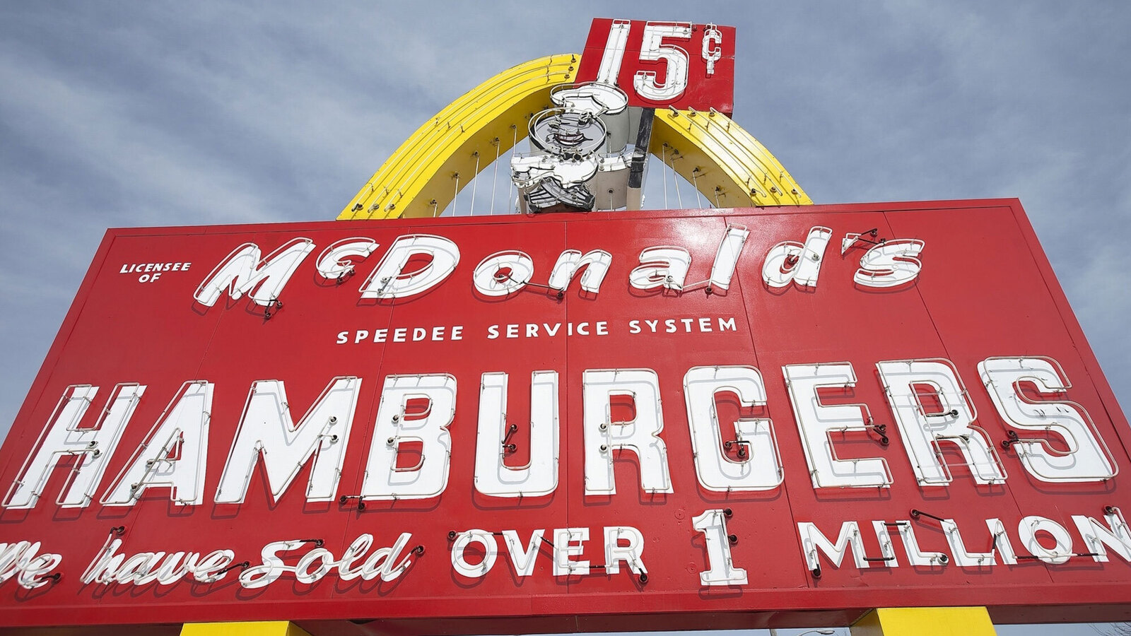 25 fascinating facts about your favorite burger chains