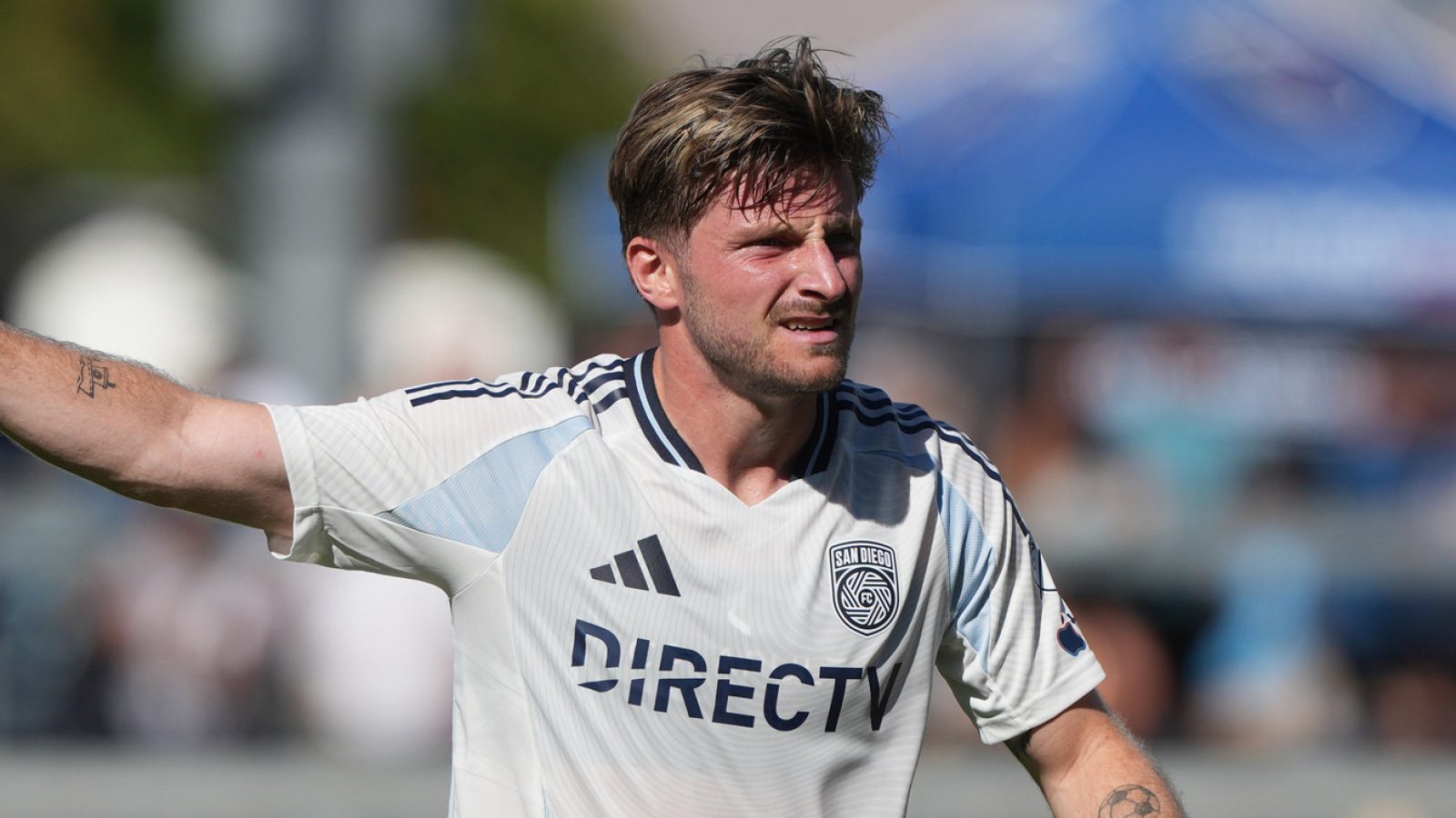 https://www.yardbarker.com/media/9/4/948890cc6dc60d85e99f7f6d67799aed41d6f911/thumb_16x9/lionel-messis-biggest-threat-2025-mls-mvp-award.jpg?v=1