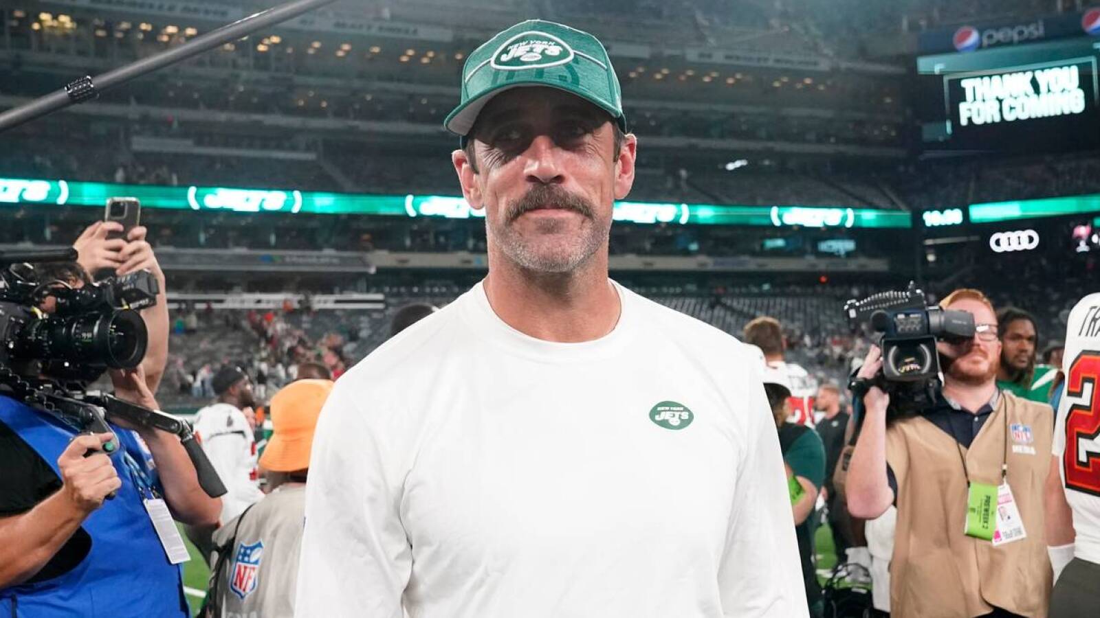 Rodgers tells players to relax with MetLife Stadium turf complaints ...