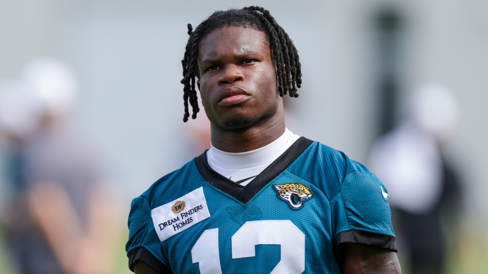 https://www.yardbarker.com/media/9/5/95150e56f336ae410b36bc1262bf1fa525a187f9/thumb_16x9/jaguars-travis-hunter-continue-handle-intense.jpg?v=1