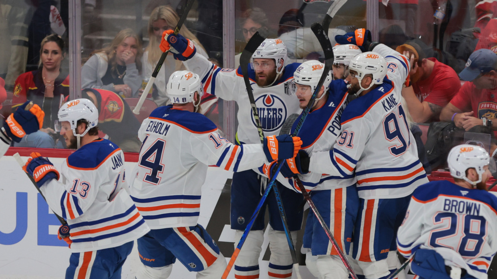 https://www.yardbarker.com/media/9/5/953b42aa00ae277627ebfadb0e59fde0248971b1/thumb_16x9/oilers-shifted-series-stunning-game-4-comeback.jpg?v=1