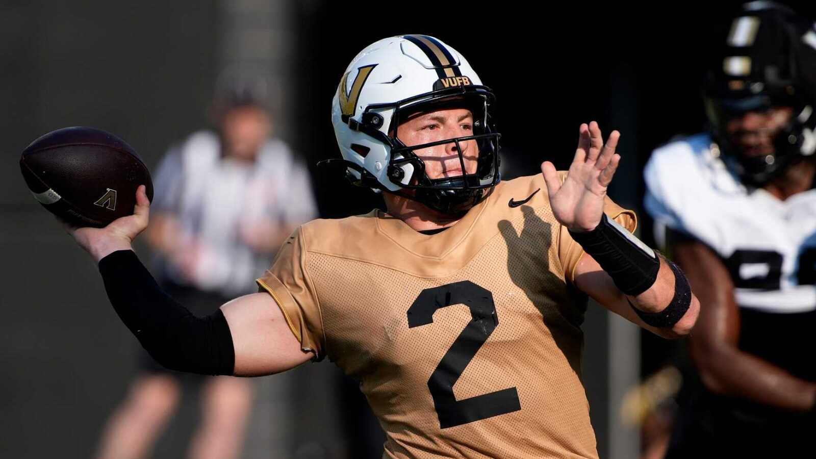 https://www.yardbarker.com/media/9/5/9571dd53b577a426f303e00cd6da469556cd0fb3/thumb_16x9/vanderbilt-qb-sets-outrageously-high-bar-2025.jpg?v=1