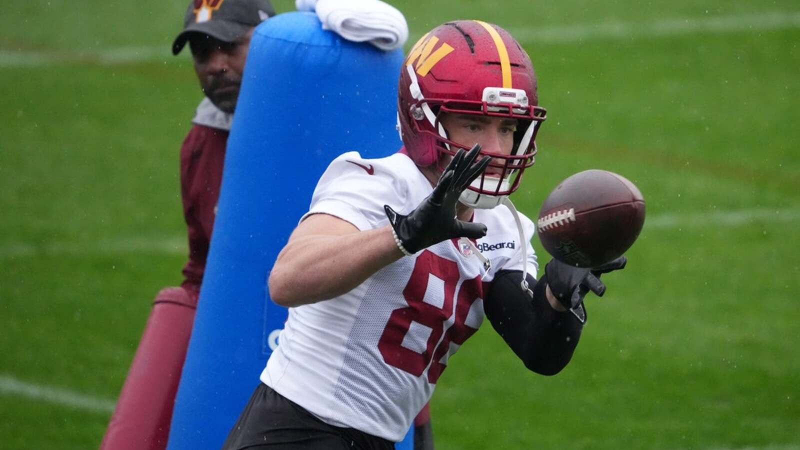 Reports: Eagles reunite with TE Zach Ertz after Dallas Goedert’s MCL sprain