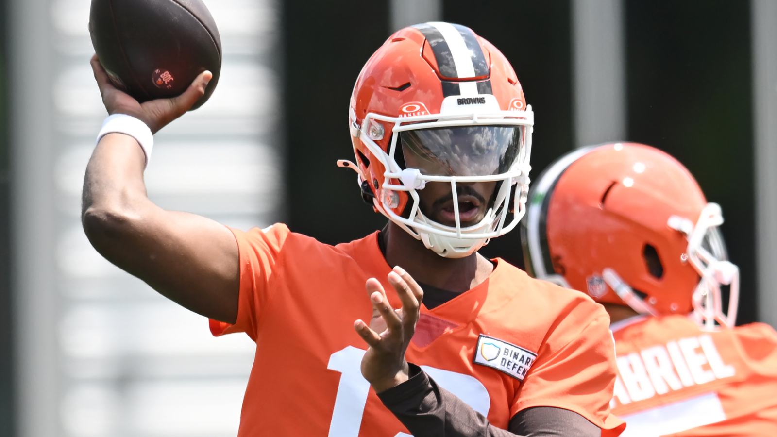 https://www.yardbarker.com/media/9/6/964b6b6e31782ebf5ad95dd1efba2cefad22e8b6/thumb_16x9/browns-hinting-surprising-plan-shedeur-sanders.jpg?v=1