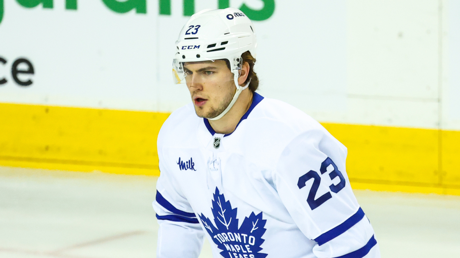 https://www.yardbarker.com/media/9/6/967cf1b348623e9cd959bee388324498a6dfa3bd/thumb_16x9/maple-leafs-sabres-blockbuster-trade-theory-legs.jpg?v=1