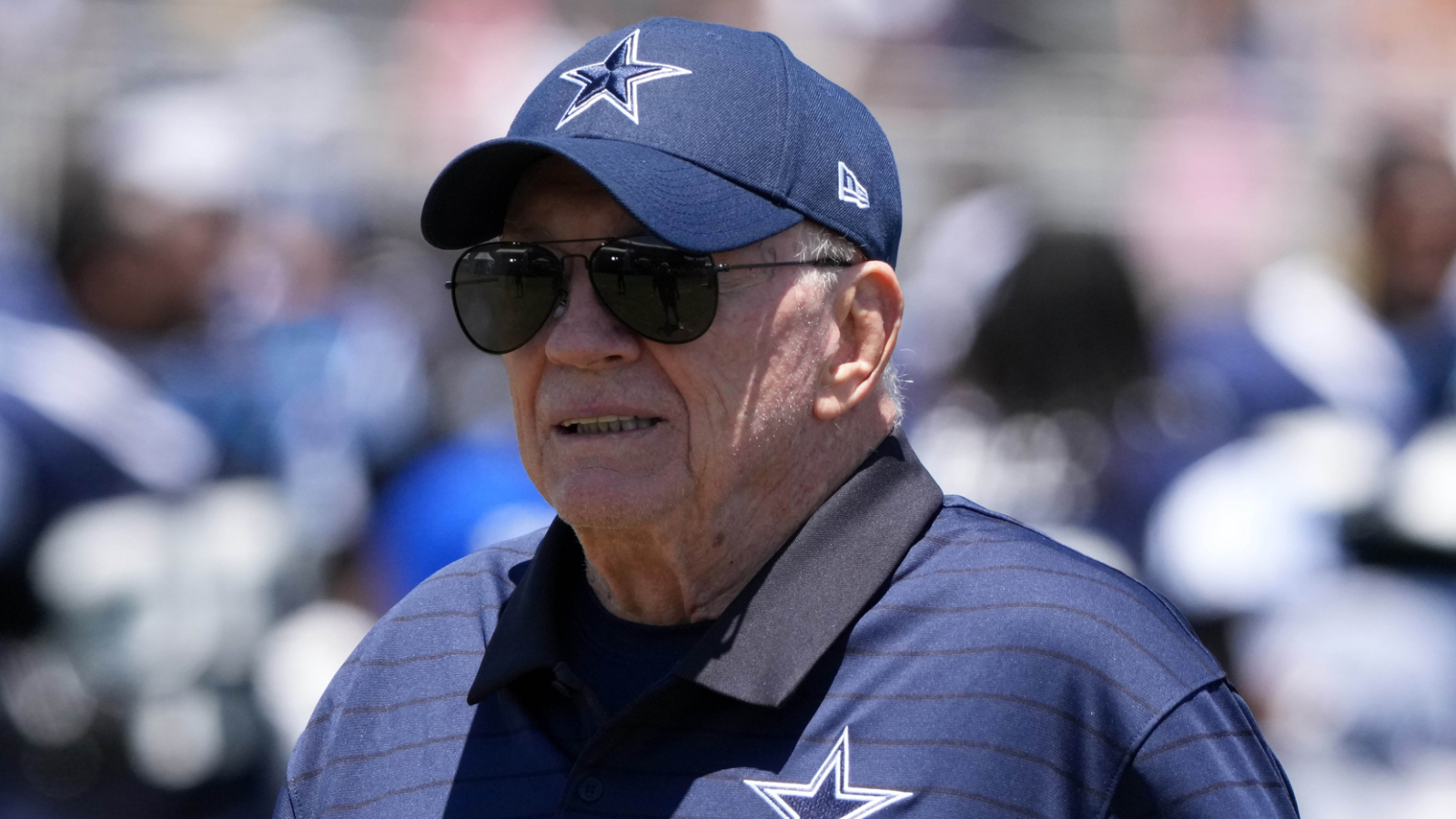 https://www.yardbarker.com/media/9/6/96a2f0b1ca8675a3d0745afcfae8b6242ef1bbe0/thumb_16x9/jerry-jones-micah-parsons-agent-told-stick.jpg?v=1