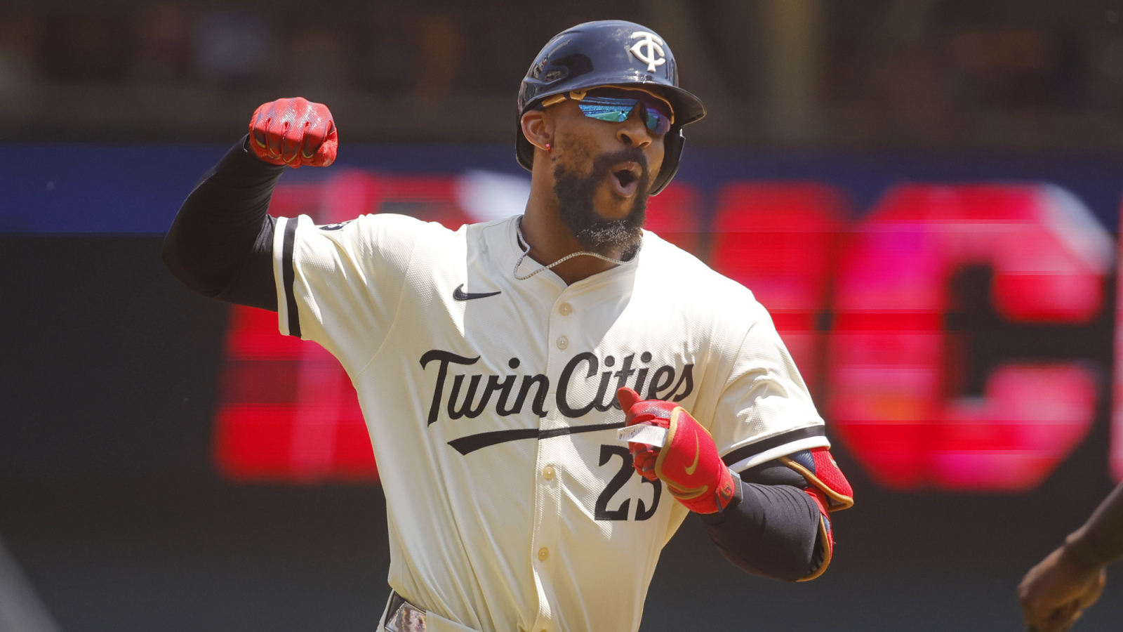 https://www.yardbarker.com/media/9/6/96ab545c430c4614e94301216819b2d18263527b/thumb_16x9/twins-place-star-on-10-day-il-ribcage-inflammation.jpg?v=1