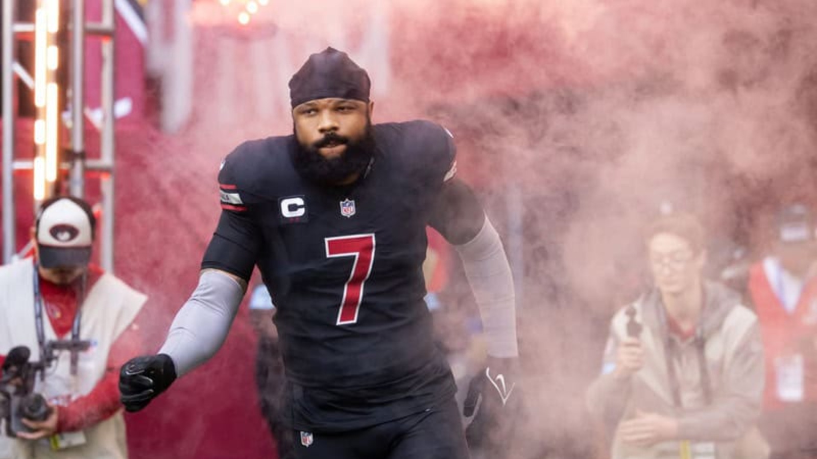 Tennessee Titans Snag Linebacker Kyzir White Just Days Before Opener