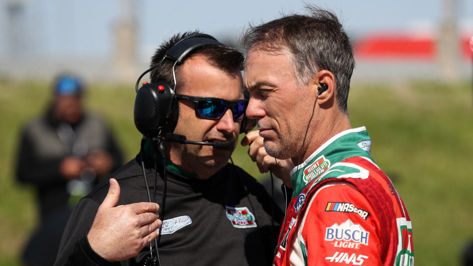 https://www.yardbarker.com/media/9/7/9701c76dd7ebad28b0f46f3f839b19a12a35101c/thumb_16x9/championship-winning-nascar-crew-chief-lands-new.jpg?v=1